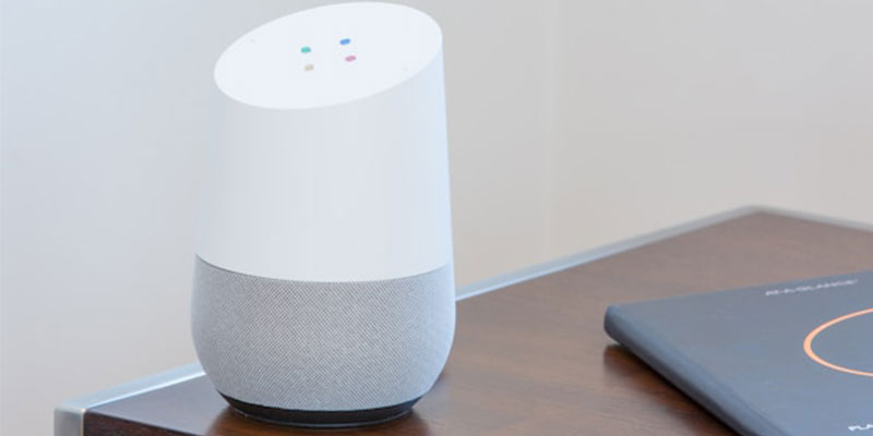 terminal vocal avec une enceinte connectée