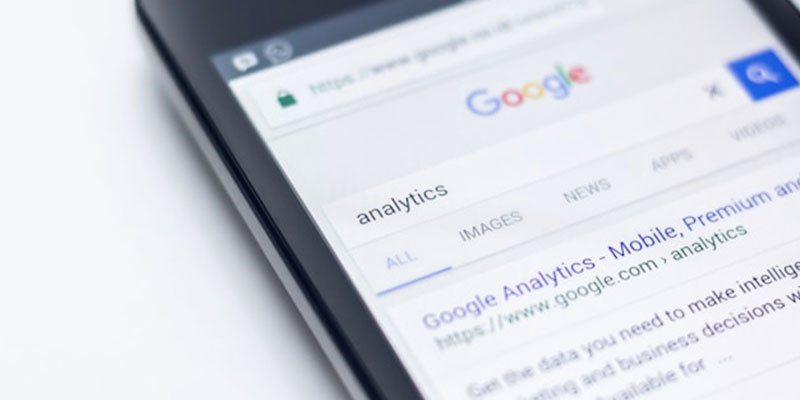 Recherches dans les moteurs de recherche classiques et IA 